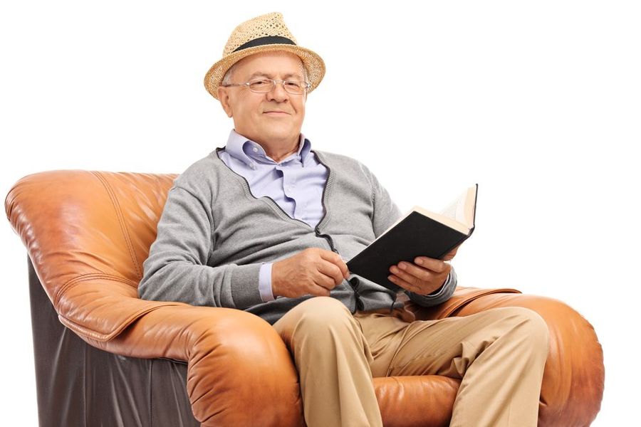 Как выбрать кресло для пожилого человека?